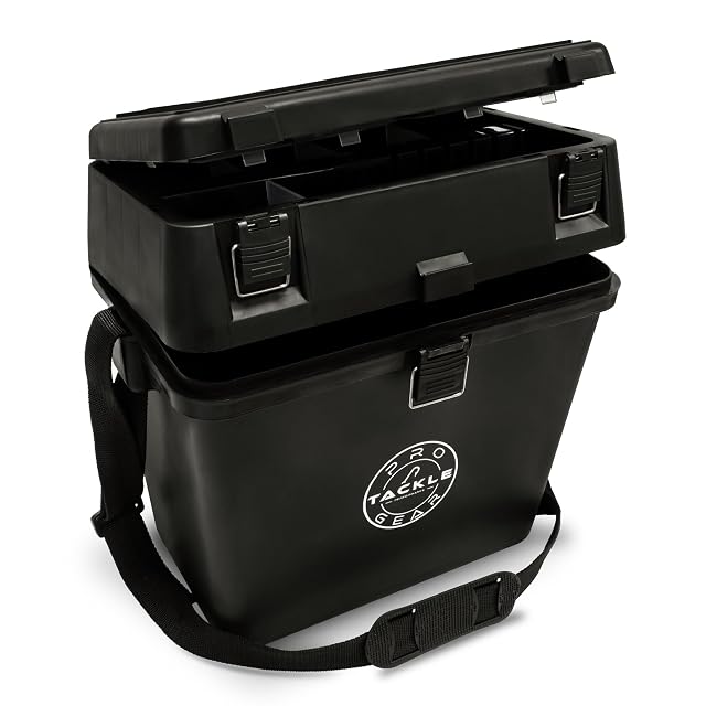 Pro Tackle Gear all-round seat box with rucksack straps